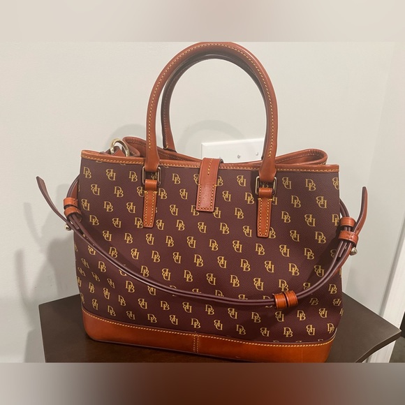 ⭐️ Authentic Dooney and Bourke Gretta Perry Satchel ⭐️ - Picture 3 of 9